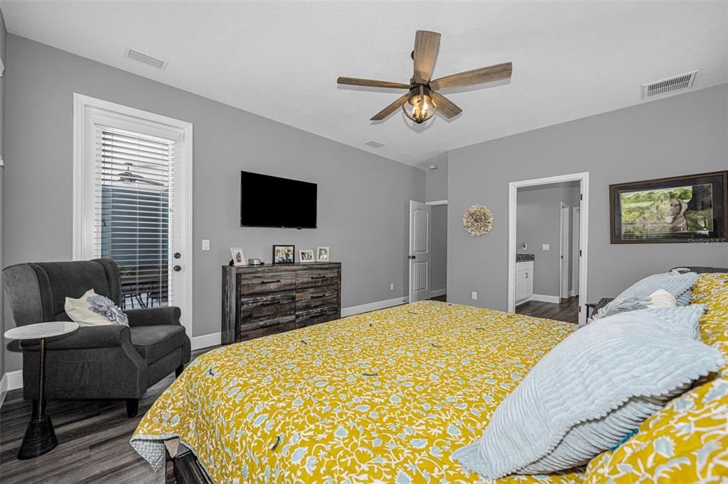 For Sale: $519,900 (4 beds, 3 baths, 2367 Square Feet)