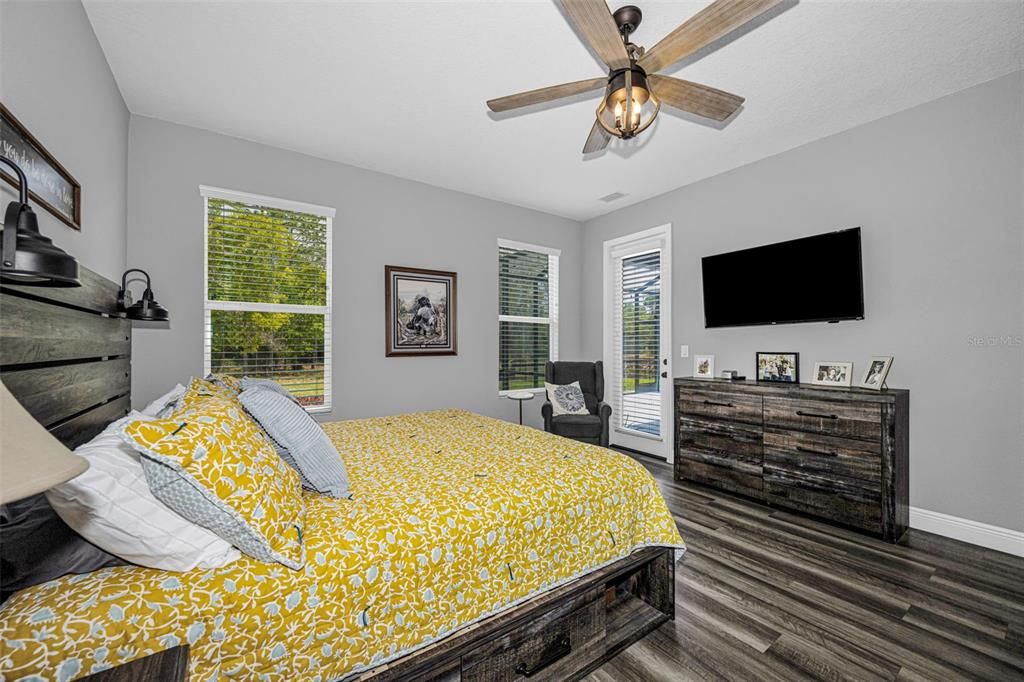 For Sale: $519,900 (4 beds, 3 baths, 2367 Square Feet)