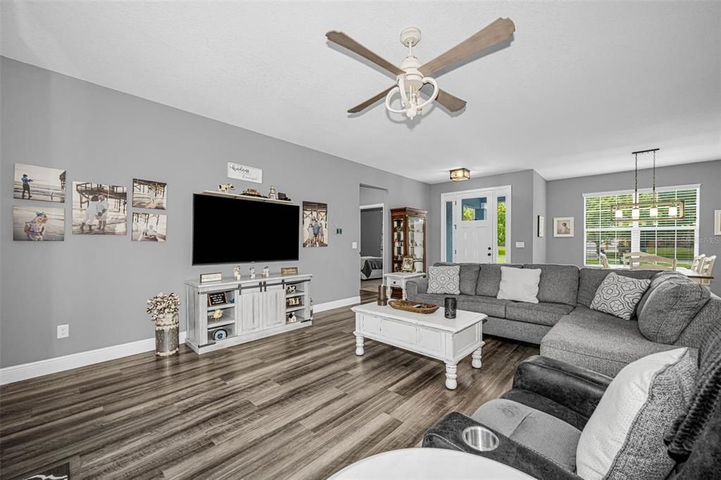 For Sale: $519,900 (4 beds, 3 baths, 2367 Square Feet)