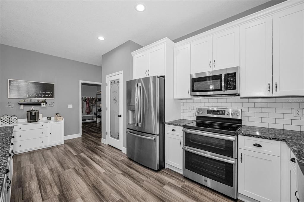 For Sale: $519,900 (4 beds, 3 baths, 2367 Square Feet)