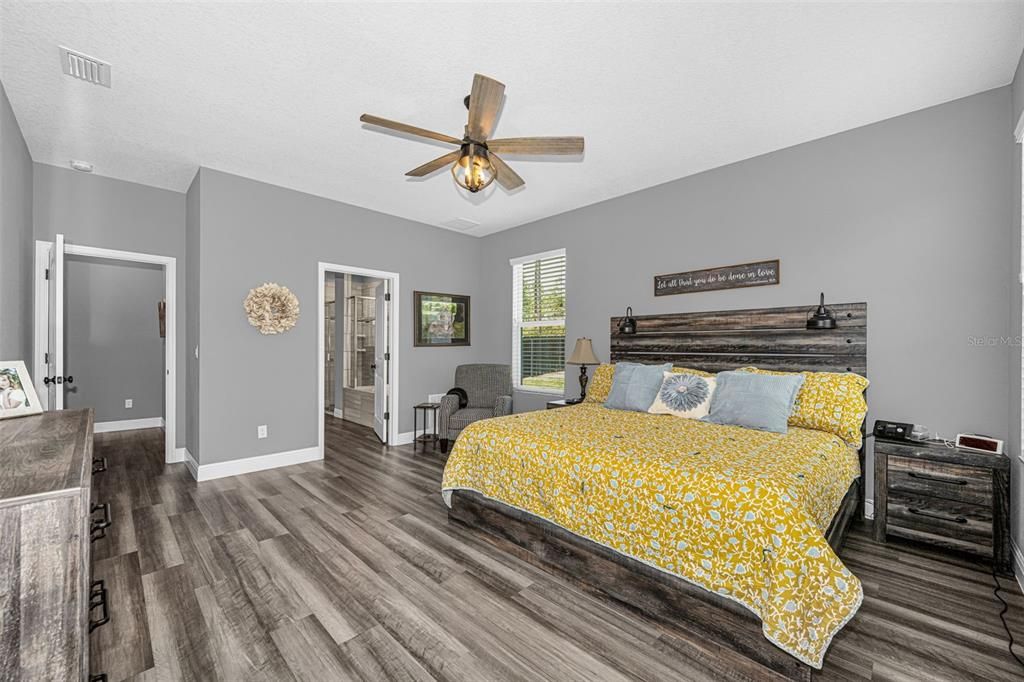 For Sale: $519,900 (4 beds, 3 baths, 2367 Square Feet)