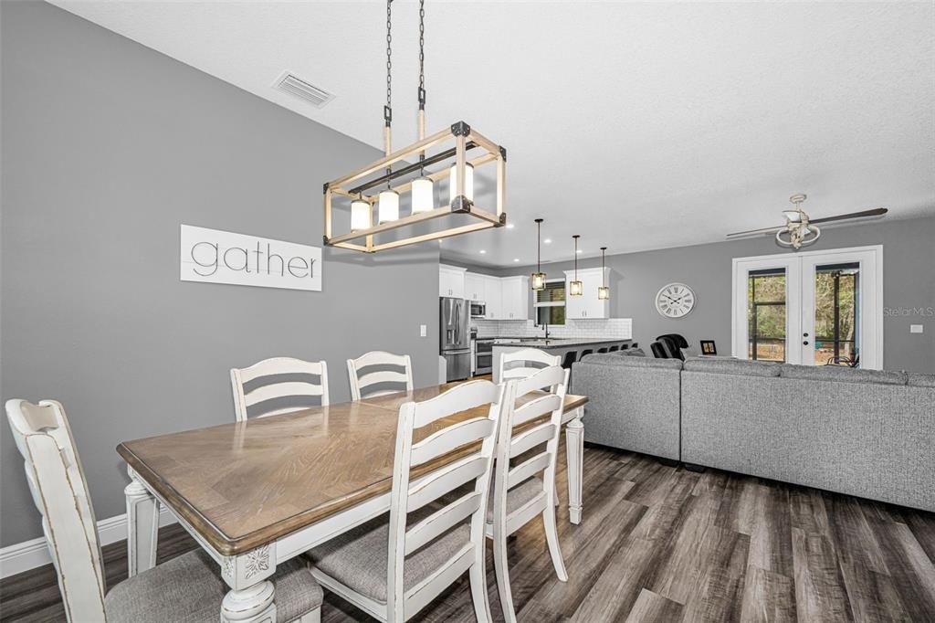 For Sale: $519,900 (4 beds, 3 baths, 2367 Square Feet)