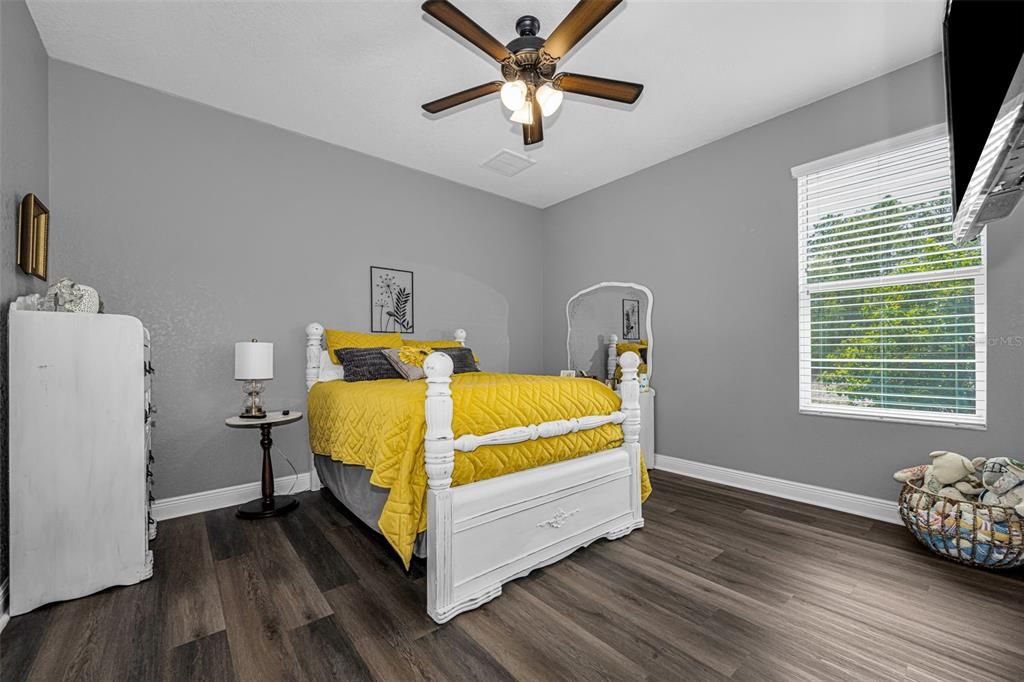 For Sale: $519,900 (4 beds, 3 baths, 2367 Square Feet)