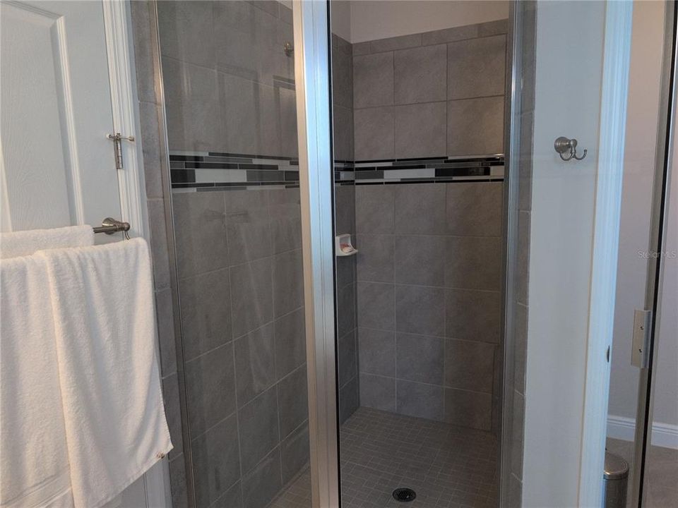 For Sale: $509,000 (3 beds, 3 baths, 2390 Square Feet)