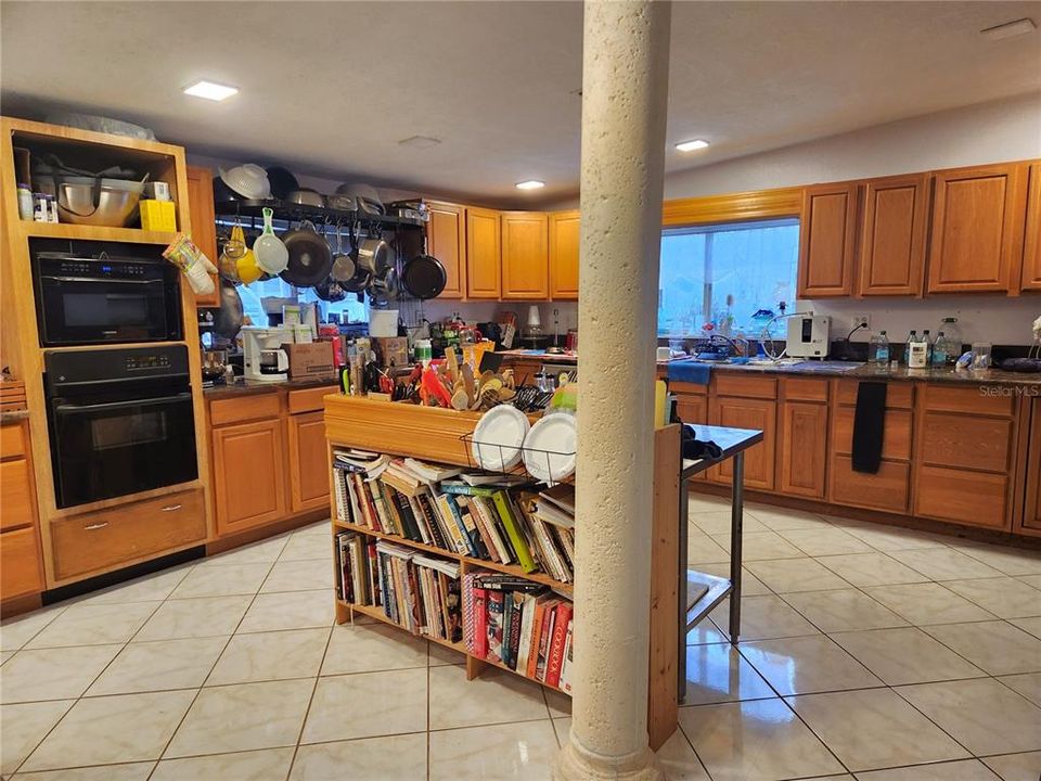 En Venta: $575,000 (4 camas, 4 baños, 4000 Pies cuadrados)
