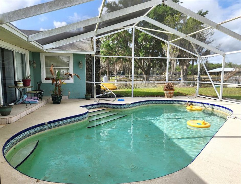 En Venta: $575,000 (4 camas, 4 baños, 4000 Pies cuadrados)