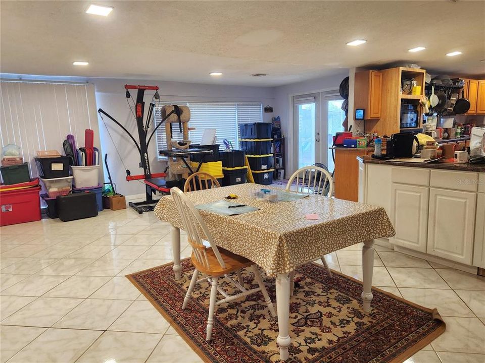 En Venta: $575,000 (4 camas, 4 baños, 4000 Pies cuadrados)