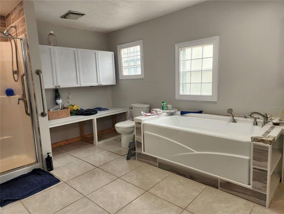 En Venta: $575,000 (4 camas, 4 baños, 4000 Pies cuadrados)