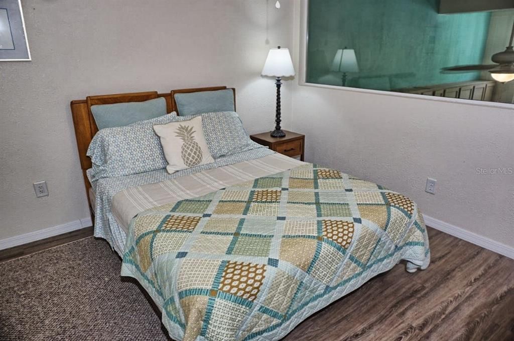 For Sale: $268,900 (2 beds, 2 baths, 1368 Square Feet)