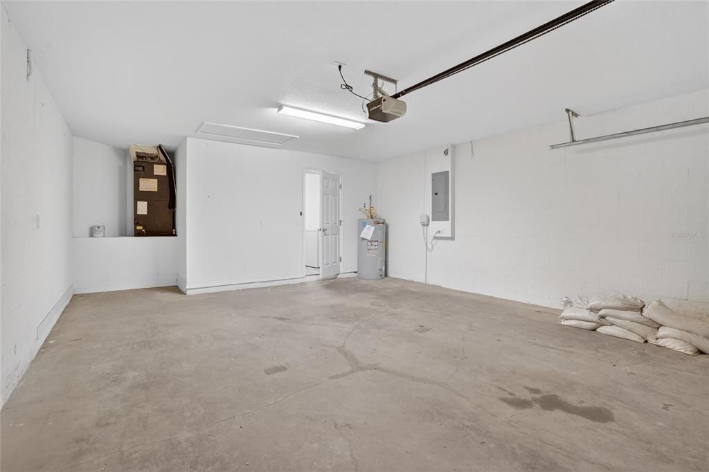 Active With Contract: $2,200 (4 beds, 2 baths, 1749 Square Feet)
