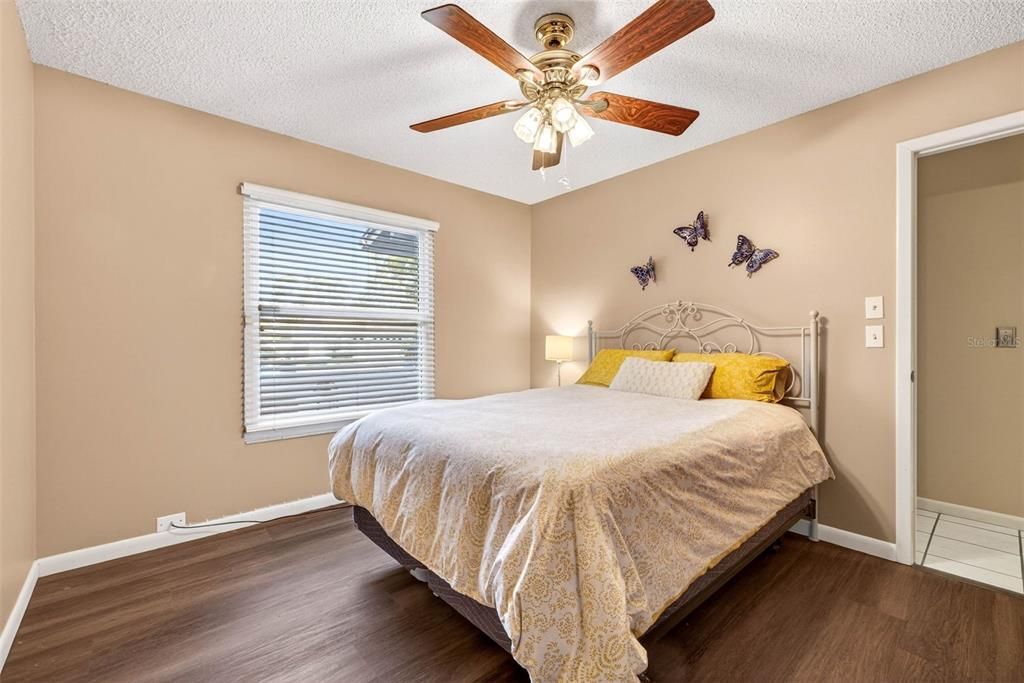 Activo con contrato: $469,900 (3 camas, 2 baños, 2060 Pies cuadrados)