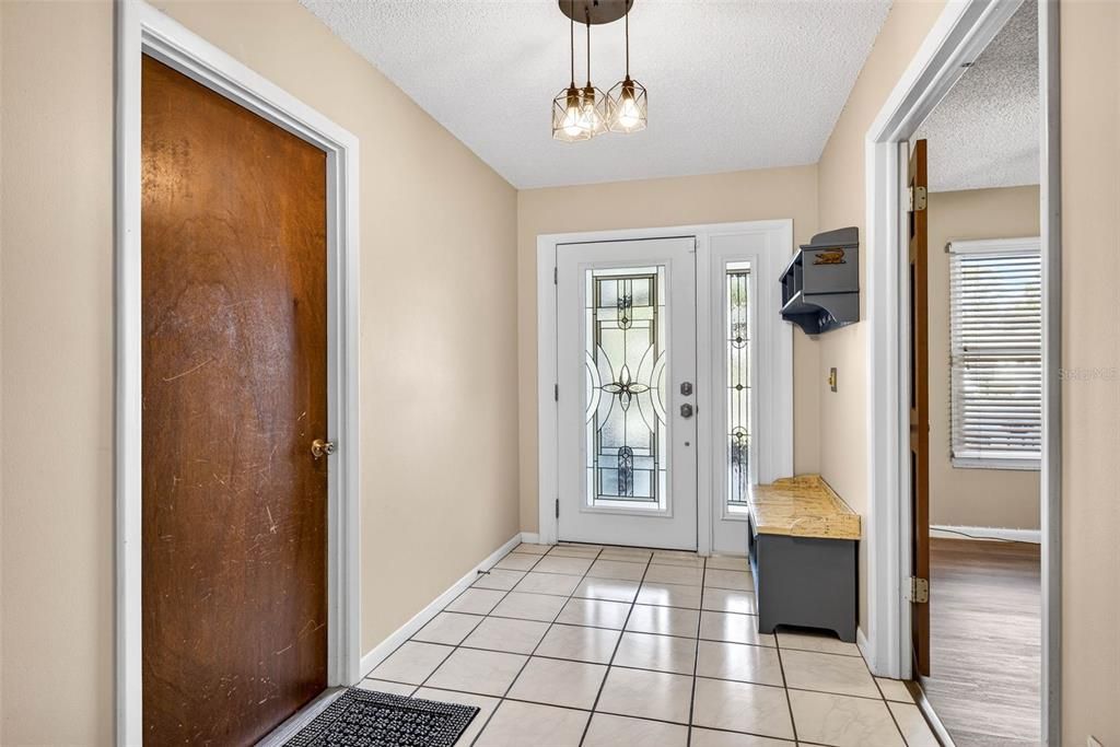 Activo con contrato: $469,900 (3 camas, 2 baños, 2060 Pies cuadrados)