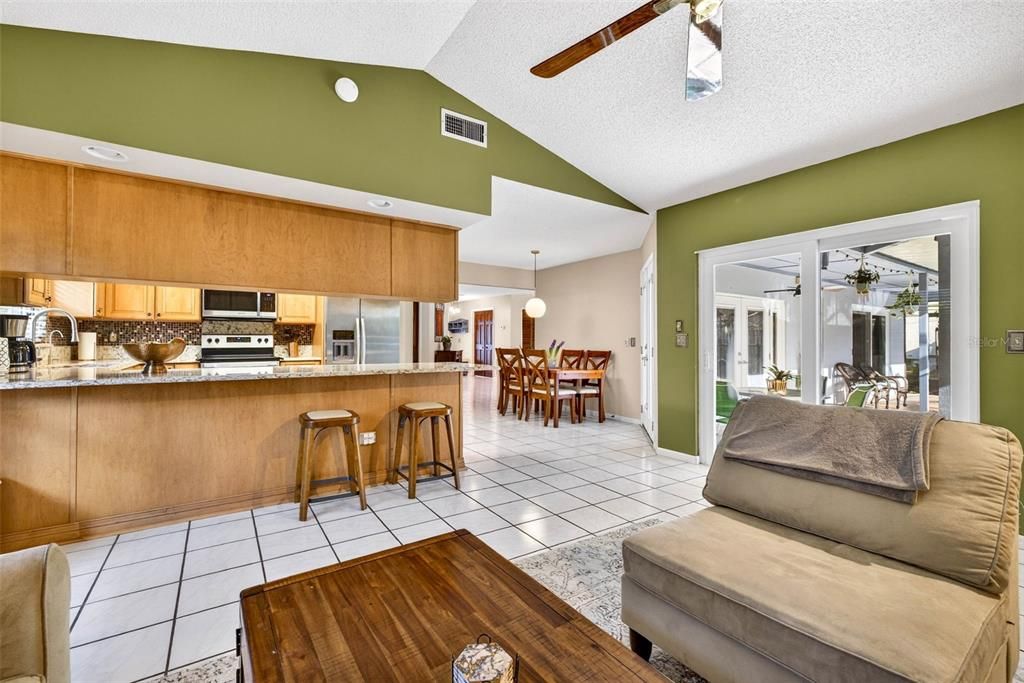 Activo con contrato: $469,900 (3 camas, 2 baños, 2060 Pies cuadrados)