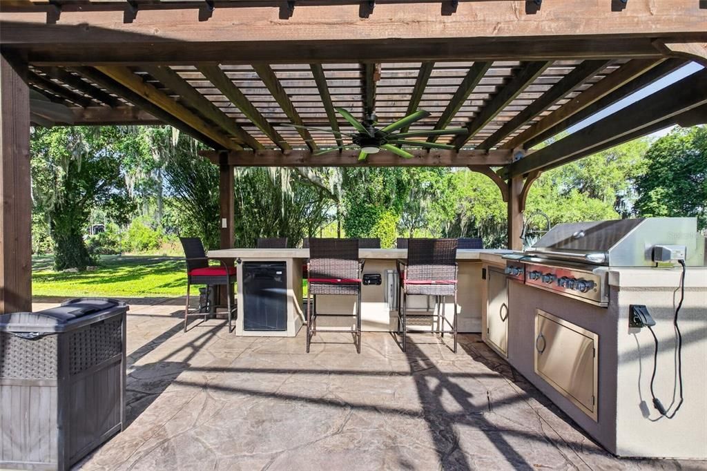 En Venta: $1,085,000 (5 camas, 4 baños, 4209 Pies cuadrados)