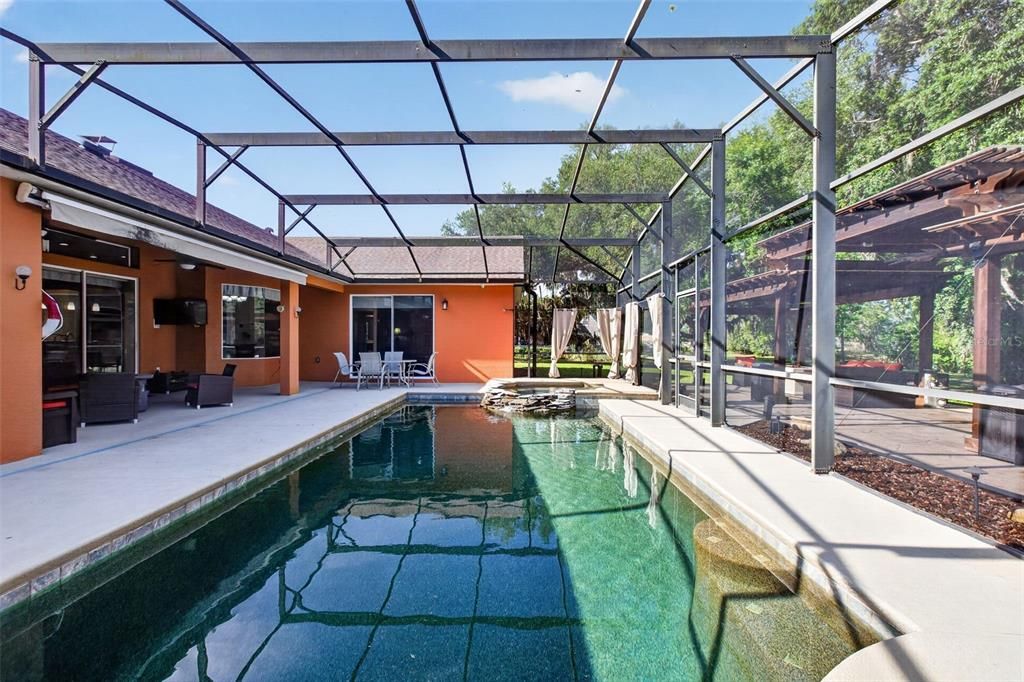 En Venta: $1,085,000 (5 camas, 4 baños, 4209 Pies cuadrados)