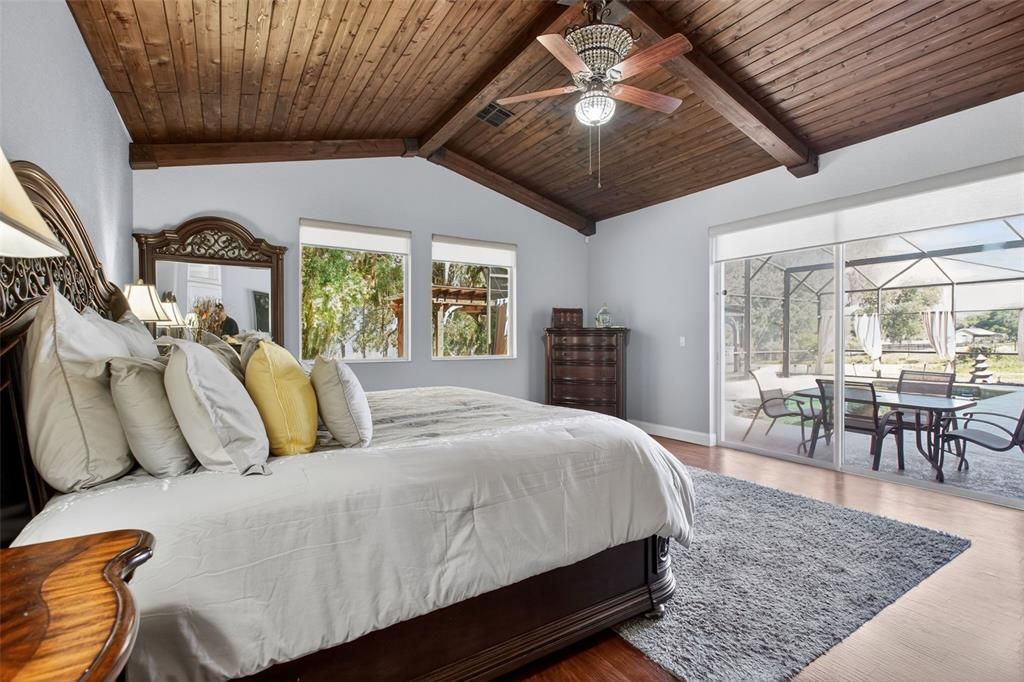 En Venta: $1,085,000 (5 camas, 4 baños, 4209 Pies cuadrados)