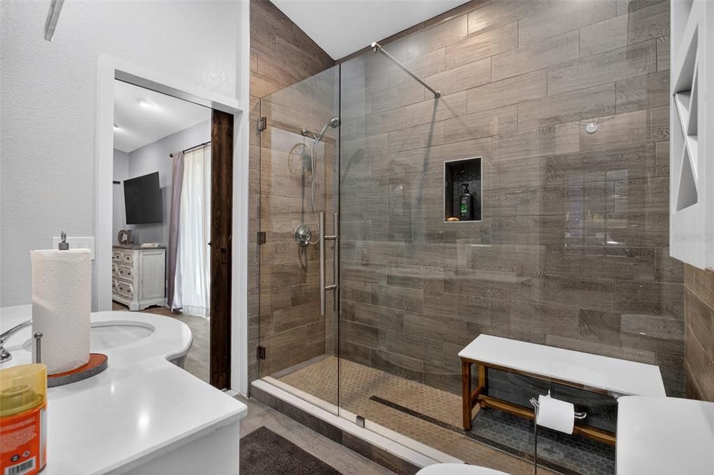 En Venta: $1,085,000 (5 camas, 4 baños, 4209 Pies cuadrados)