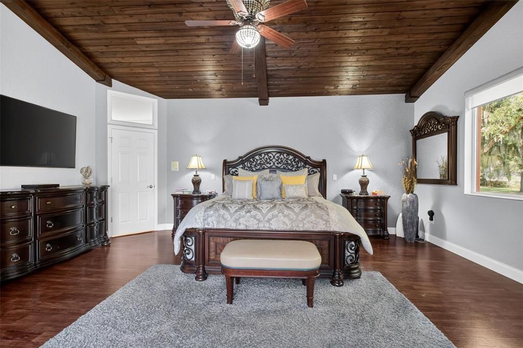 En Venta: $1,085,000 (5 camas, 4 baños, 4209 Pies cuadrados)