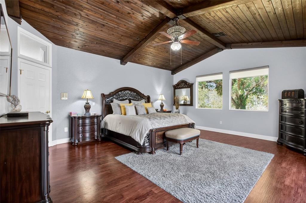 En Venta: $1,085,000 (5 camas, 4 baños, 4209 Pies cuadrados)