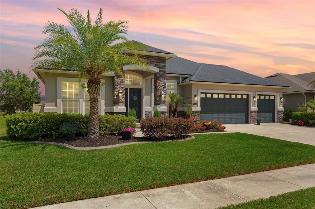 For Sale: $650,000 (4 beds, 3 baths, 2517 Square Feet)