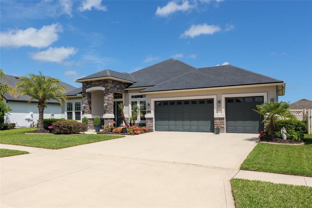 For Sale: $650,000 (4 beds, 3 baths, 2517 Square Feet)