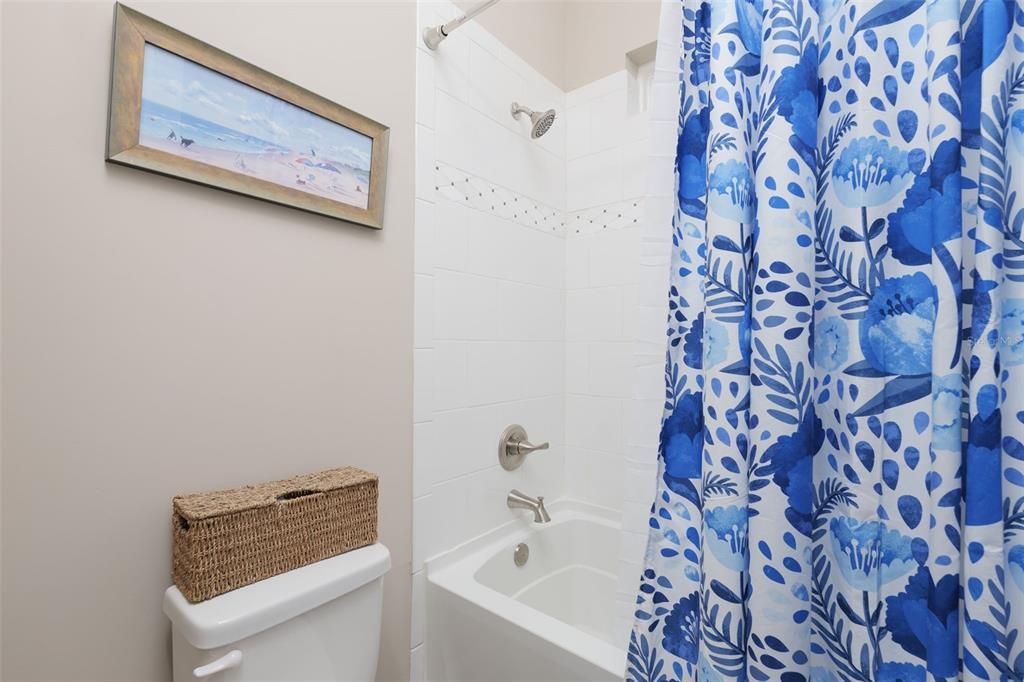 For Sale: $650,000 (4 beds, 3 baths, 2517 Square Feet)
