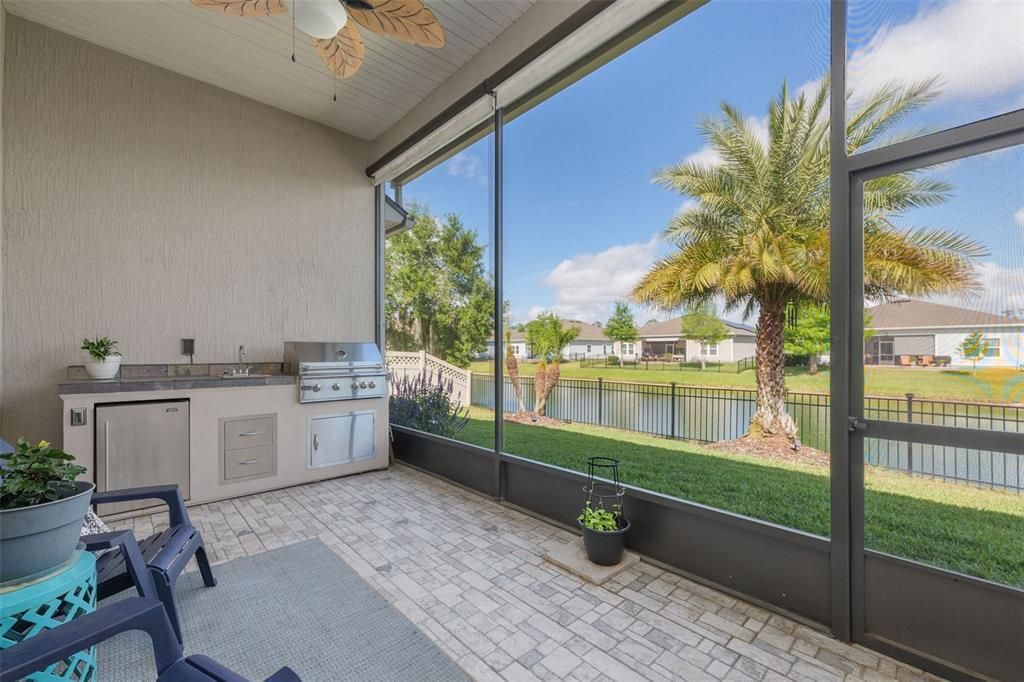 For Sale: $650,000 (4 beds, 3 baths, 2517 Square Feet)