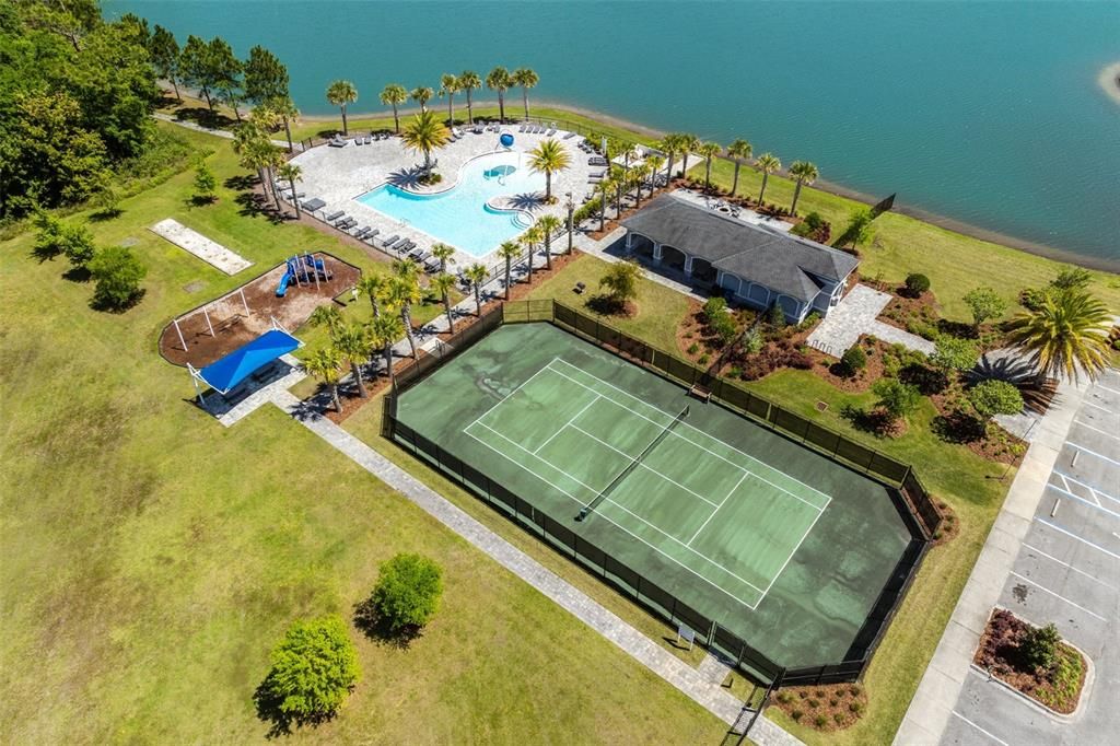 For Sale: $650,000 (4 beds, 3 baths, 2517 Square Feet)