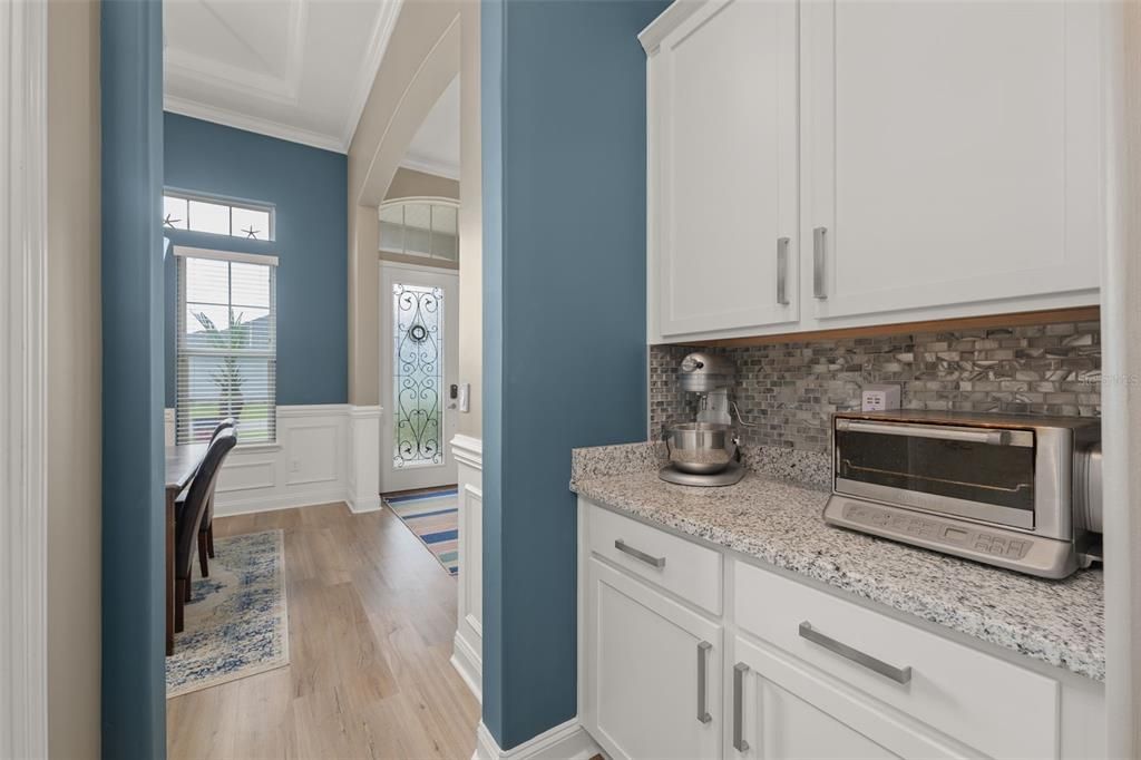 For Sale: $650,000 (4 beds, 3 baths, 2517 Square Feet)