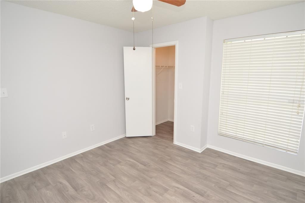 For Sale: $110,000 (1 beds, 1 baths, 581 Square Feet)