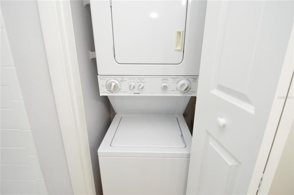 For Sale: $110,000 (1 beds, 1 baths, 581 Square Feet)