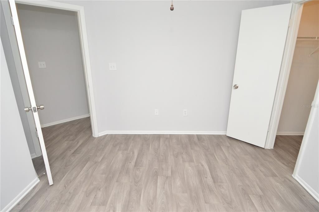 For Sale: $110,000 (1 beds, 1 baths, 581 Square Feet)