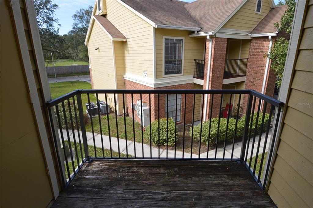 For Sale: $110,000 (1 beds, 1 baths, 581 Square Feet)