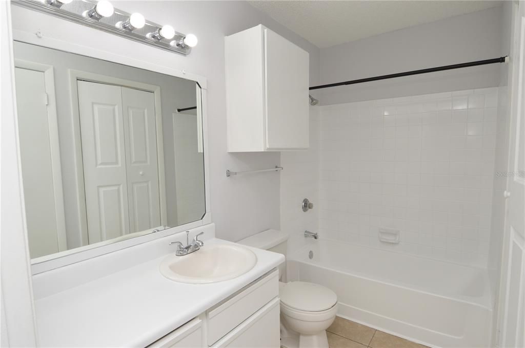 For Sale: $110,000 (1 beds, 1 baths, 581 Square Feet)