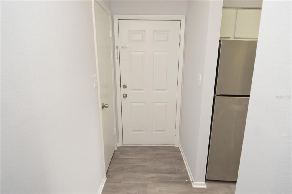 For Sale: $110,000 (1 beds, 1 baths, 581 Square Feet)