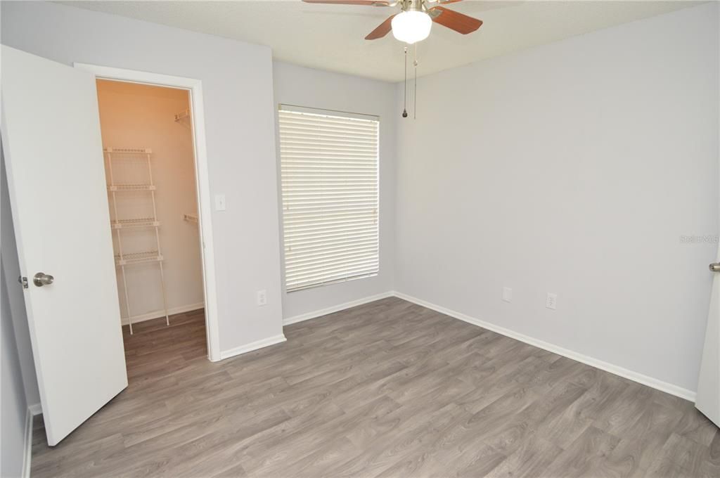 For Sale: $110,000 (1 beds, 1 baths, 581 Square Feet)