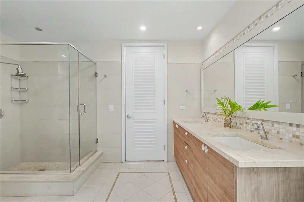 En Venta: $3,200,000 (3 camas, 3 baños, 2306 Pies cuadrados)
