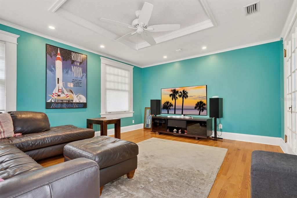 Activo con contrato: $1,950,000 (3 camas, 3 baños, 2819 Pies cuadrados)