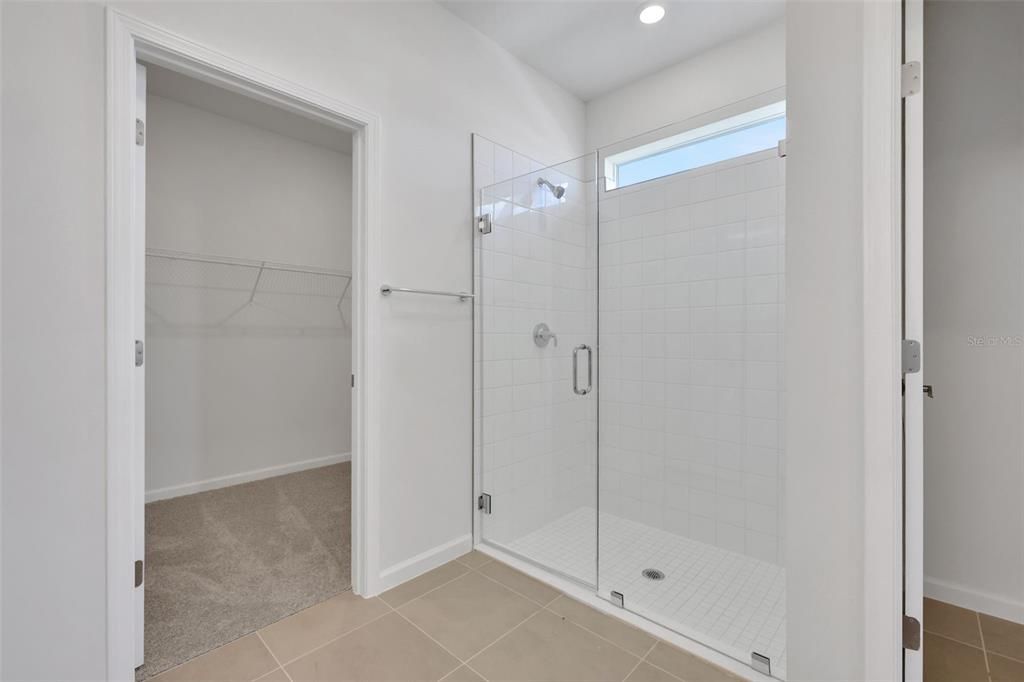 En Venta: $529,590 (4 camas, 3 baños, 2542 Pies cuadrados)