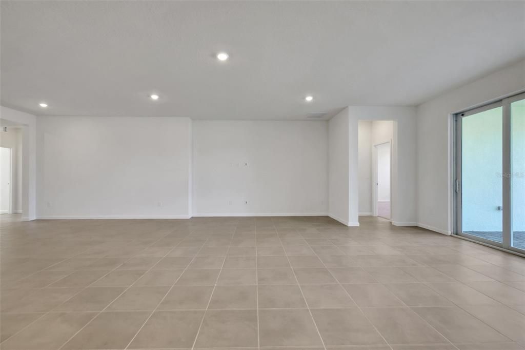 En Venta: $529,590 (4 camas, 3 baños, 2542 Pies cuadrados)
