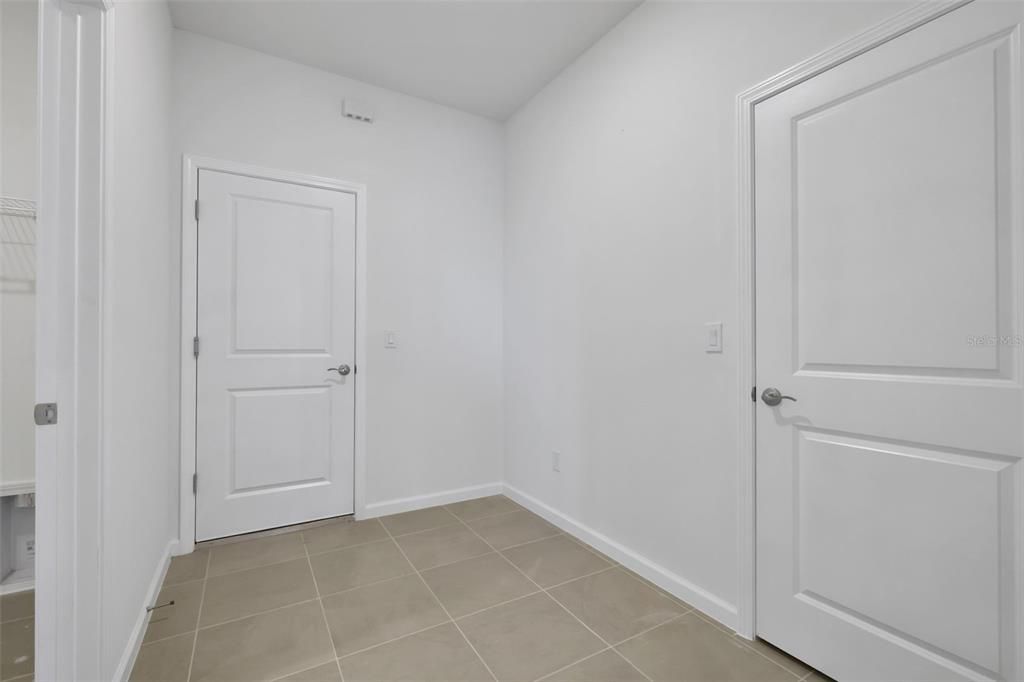 En Venta: $529,590 (4 camas, 3 baños, 2542 Pies cuadrados)