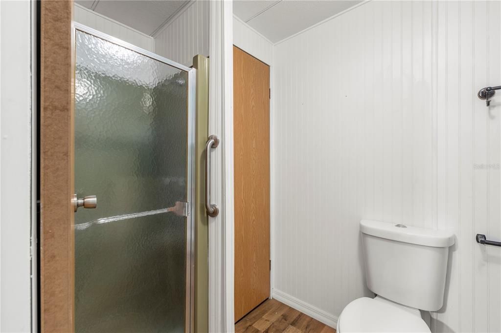 For Sale: $95,000 (2 beds, 2 baths, 864 Square Feet)