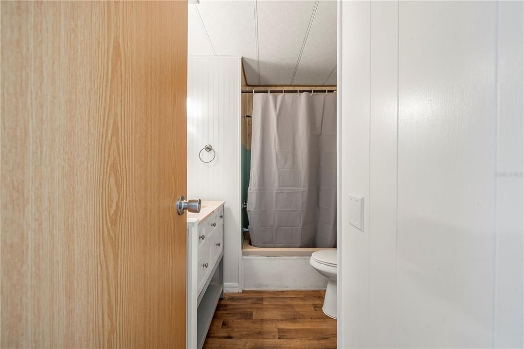 For Sale: $95,000 (2 beds, 2 baths, 864 Square Feet)