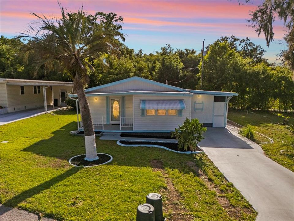 For Sale: $95,000 (2 beds, 2 baths, 864 Square Feet)