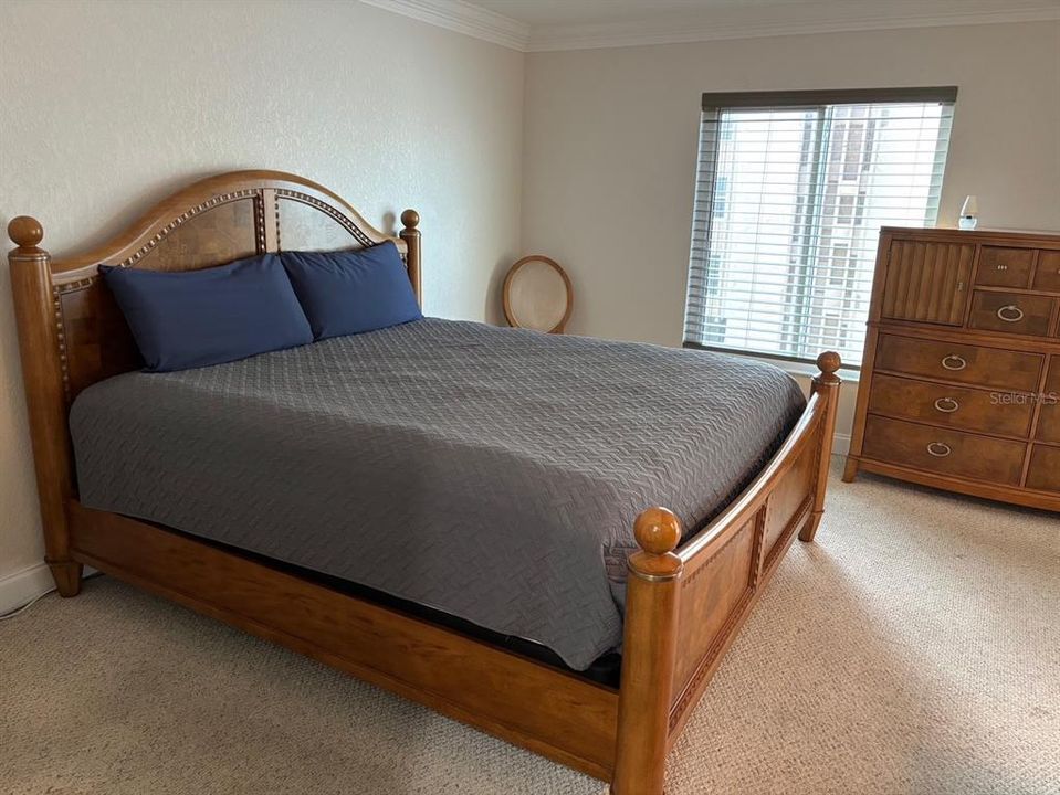 For Rent: $2,000 (2 beds, 2 baths, 1090 Square Feet)