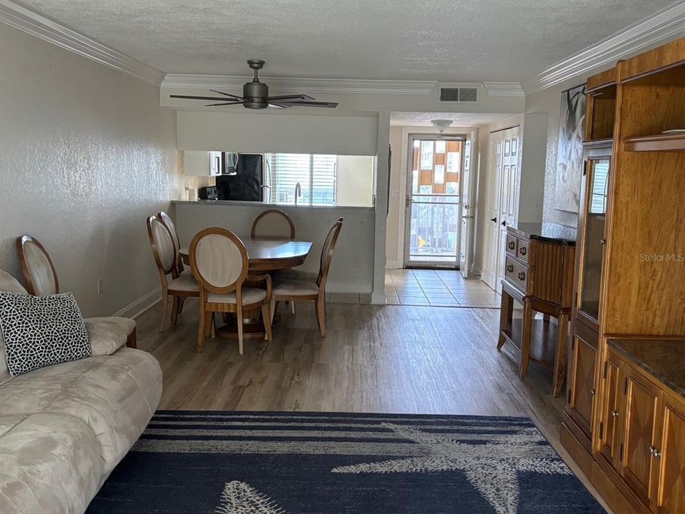 For Rent: $2,000 (2 beds, 2 baths, 1090 Square Feet)