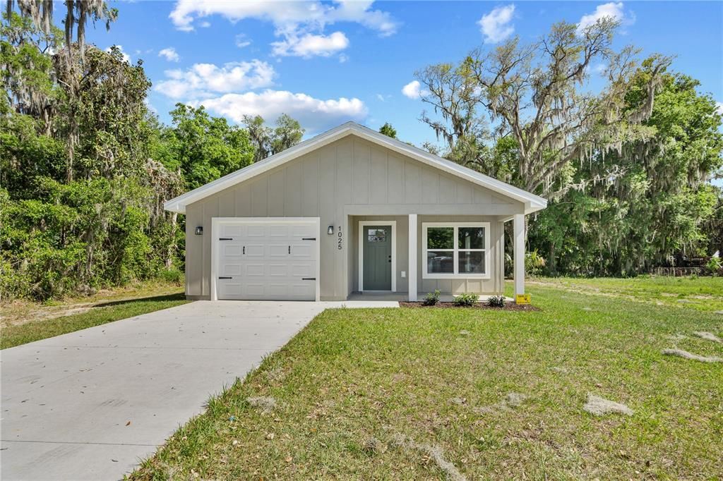 For Sale: $265,000 (3 beds, 2 baths, 1292 Square Feet)