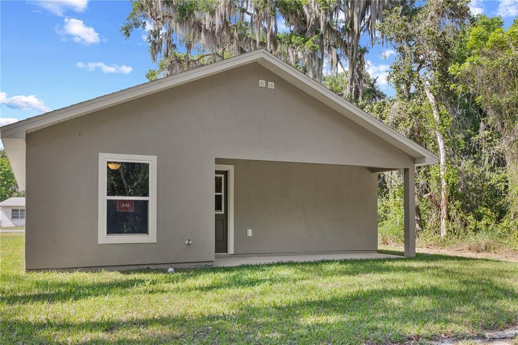 For Sale: $265,000 (3 beds, 2 baths, 1292 Square Feet)