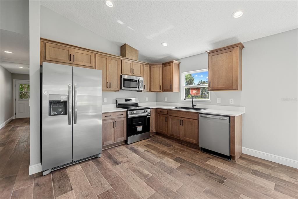 For Sale: $265,000 (3 beds, 2 baths, 1292 Square Feet)
