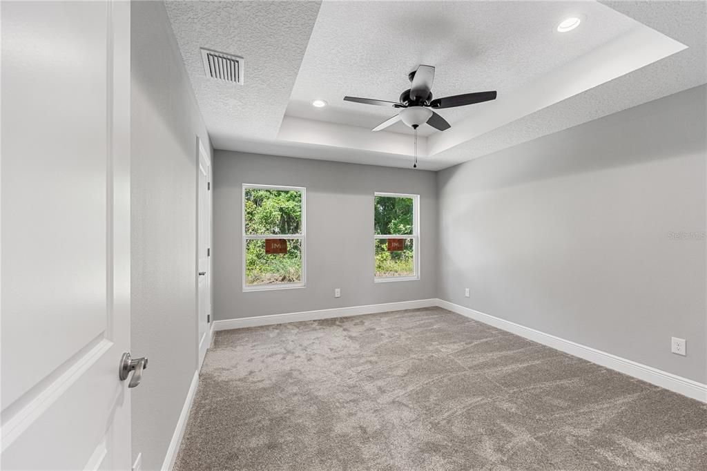 For Sale: $265,000 (3 beds, 2 baths, 1292 Square Feet)